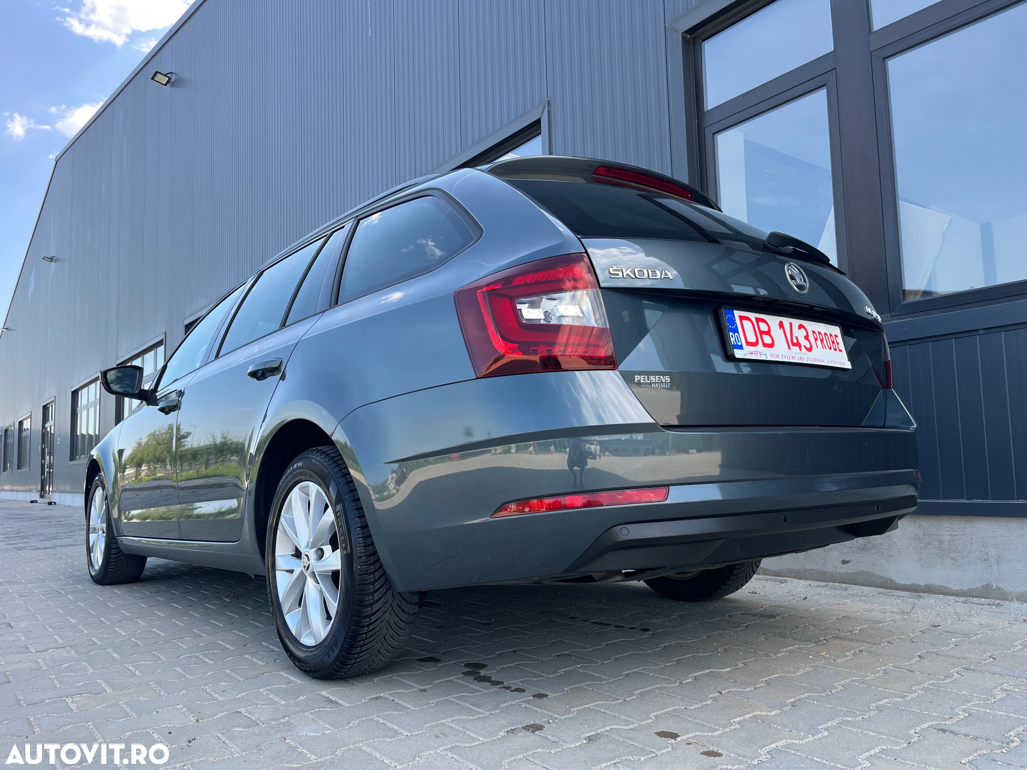 Skoda Octavia Combi 1.6 TDI DSG Clever - 38