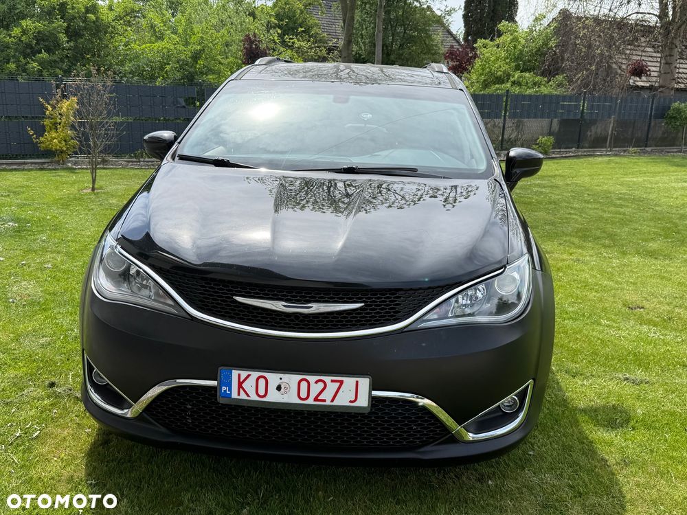 Chrysler Pacifica - 8