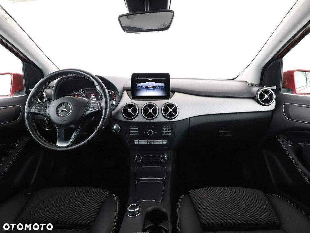 Mercedes-Benz Klasa B 200 7G-DCT UrbanStyle Edition - 16