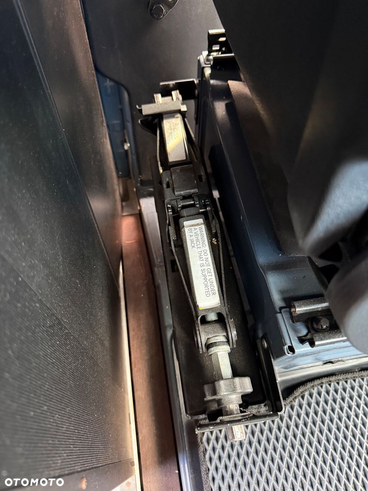 Mercedes-Benz Sprinter - 25
