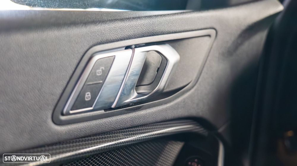 BMW 116 d Pack Desportivo M - 13