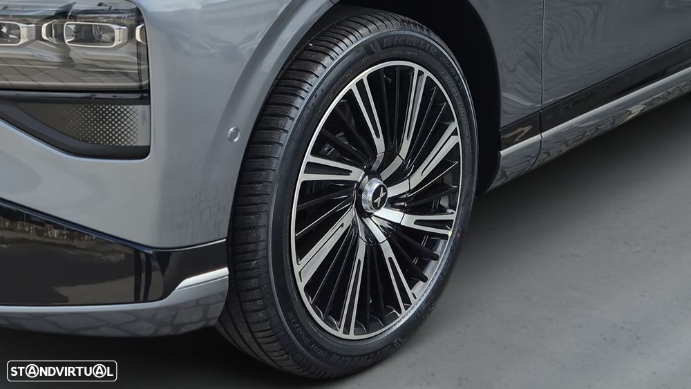 Xpeng G9 93.1 kWh Long Range - 4