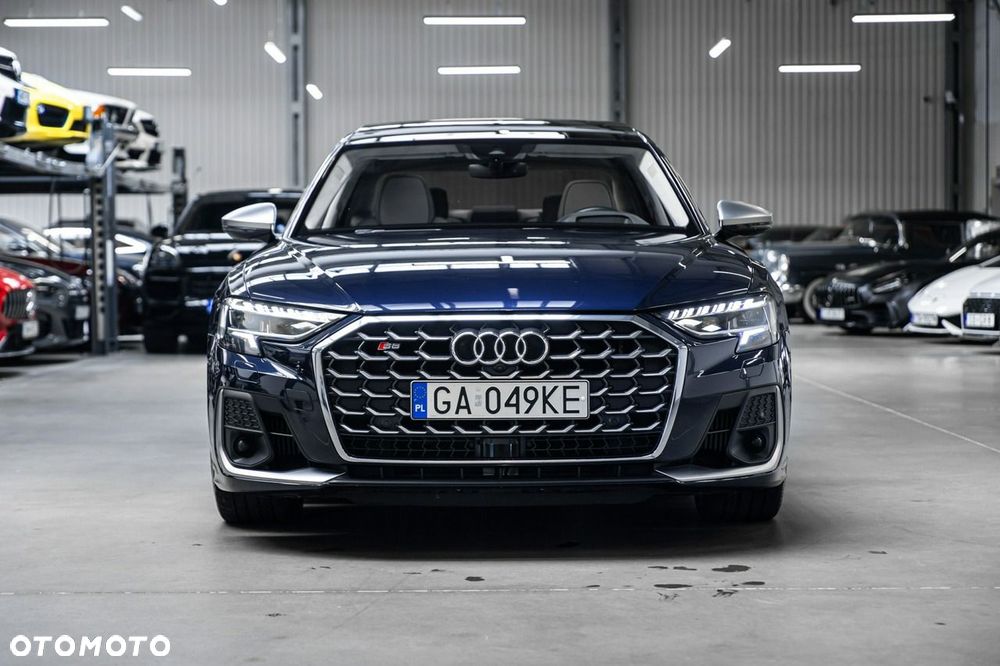 Audi S8 - 4