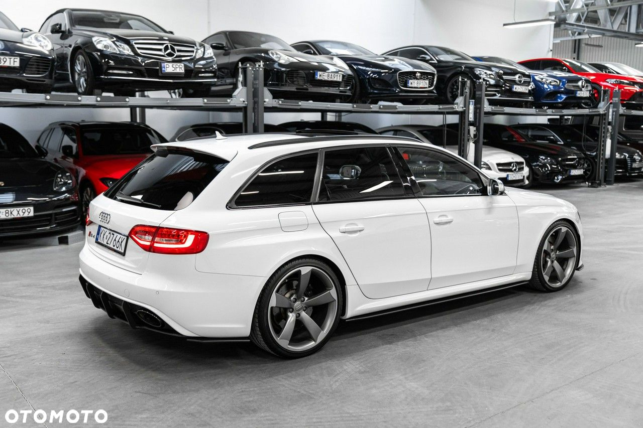 Audi RS4 Avant S tronic - 10