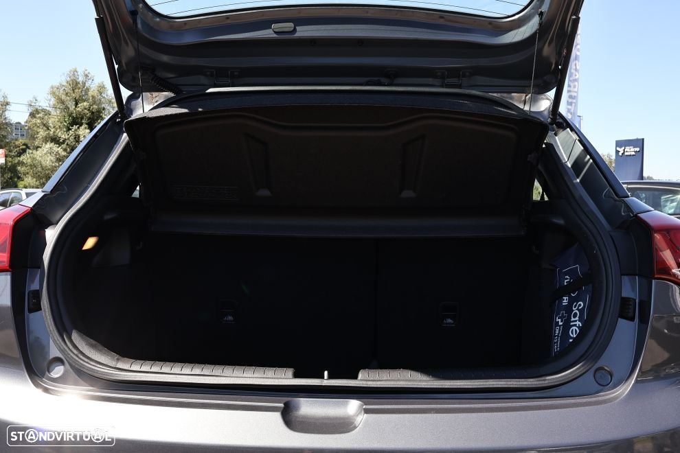 Hyundai i20 1.2 Access+Bluetooth 119g - 17