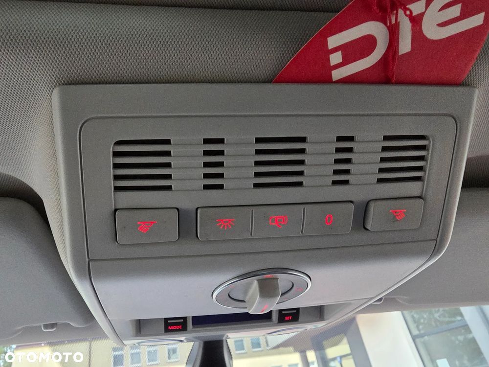 Volkswagen Multivan 2.0 BiTDI L1 Business 4Motion DSG - 12