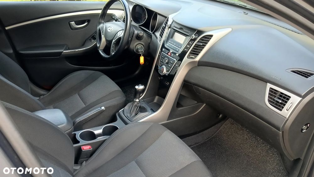 Hyundai i30 1.6 Comfort - 12