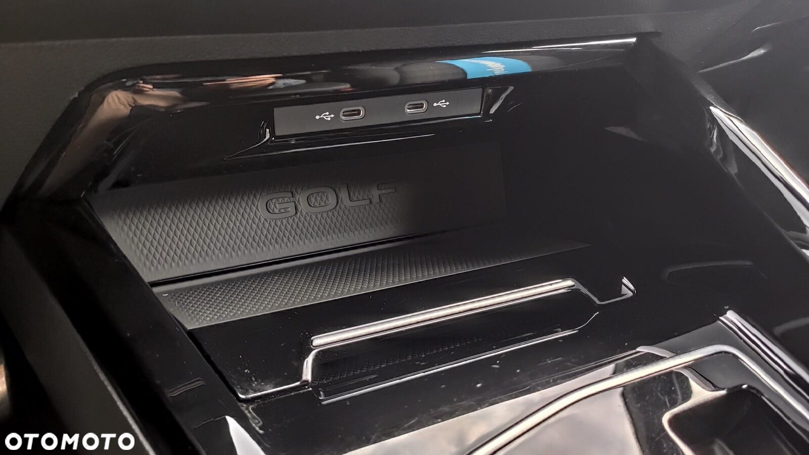 Volkswagen Golf - 25