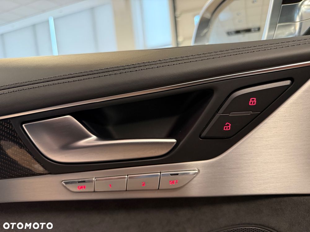 Audi S8 - 19