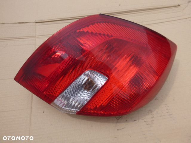 LAMPA LEWY TYŁ LEWA TYLNA SKODA FABIA II HB - 5