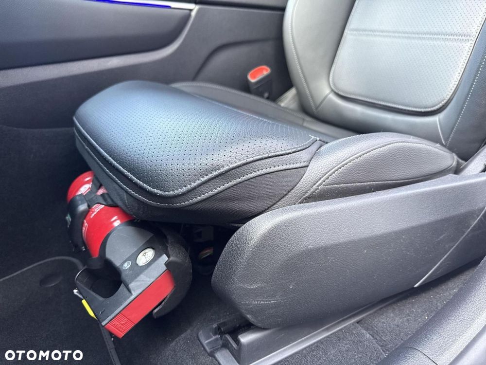 Mercedes-Benz GLC - 12