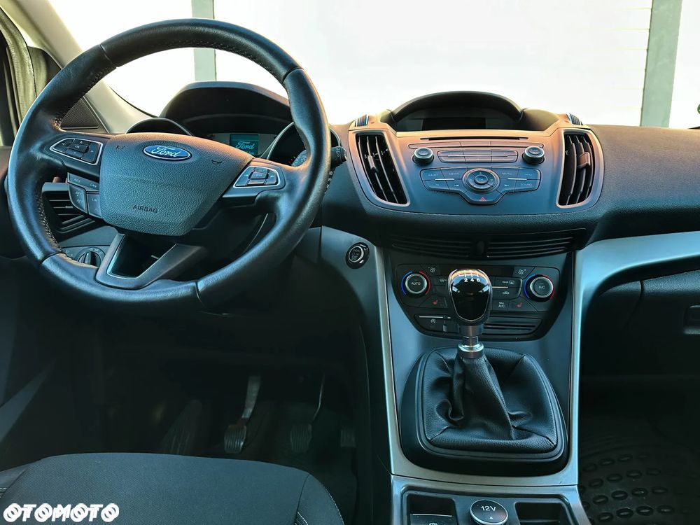Ford Kuga - 40