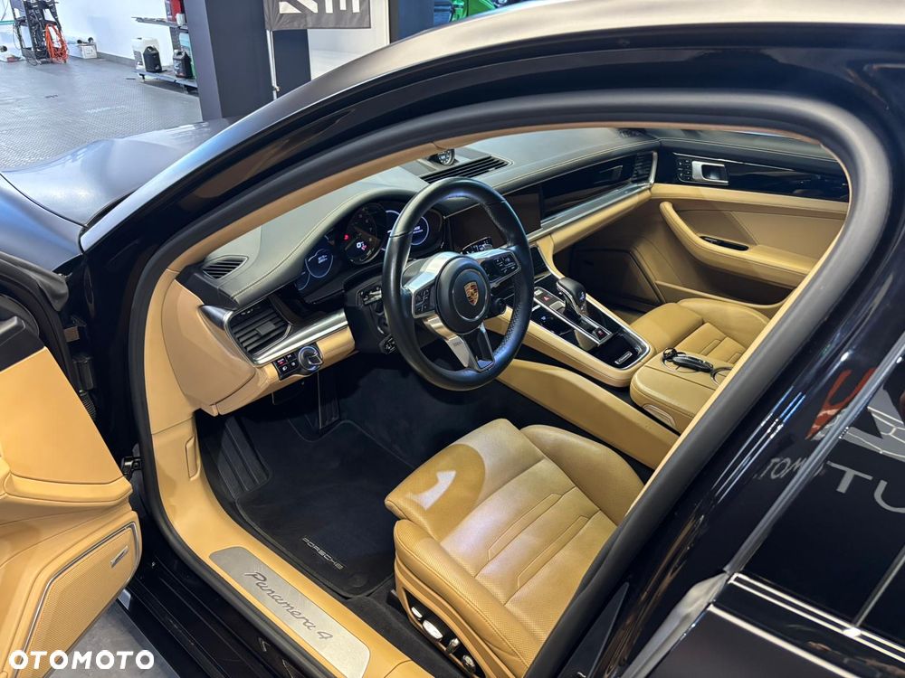 Porsche Panamera 4 E-Hybrid - 6