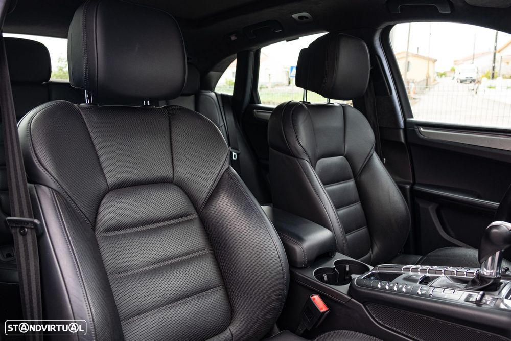 Porsche Macan Turbo - 39