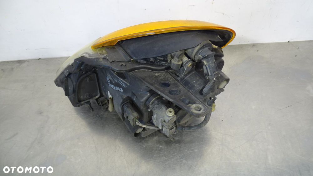 LAMPA PRAWA PRZEDNIA RENAULT MODUS  8200540239 - 3