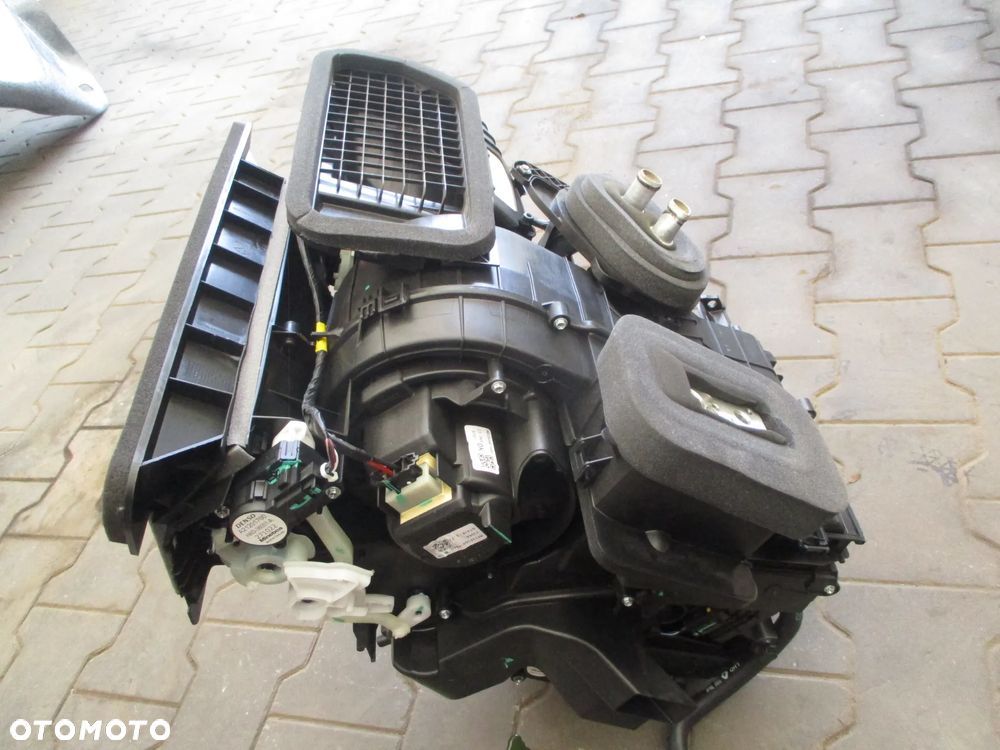 DACIA SANDERO STEPWAY III nagrzdewnica dmuchawa 272705961R - 4