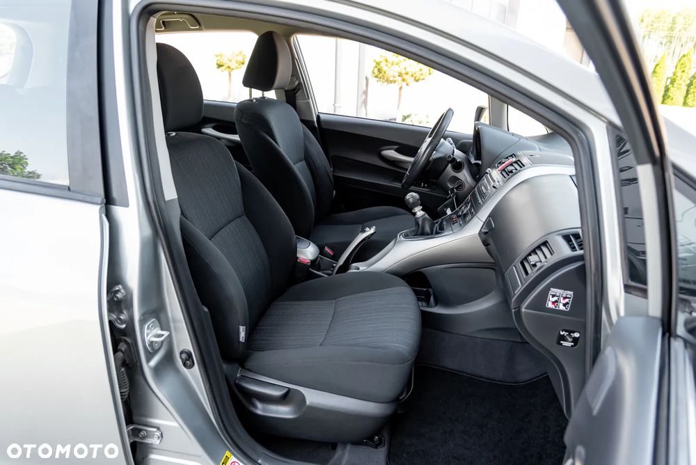 Toyota Auris 1.33 VVT-i Terra - 24