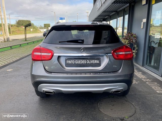 Mercedes-Benz GLA 220 d Urban — fotografia 9