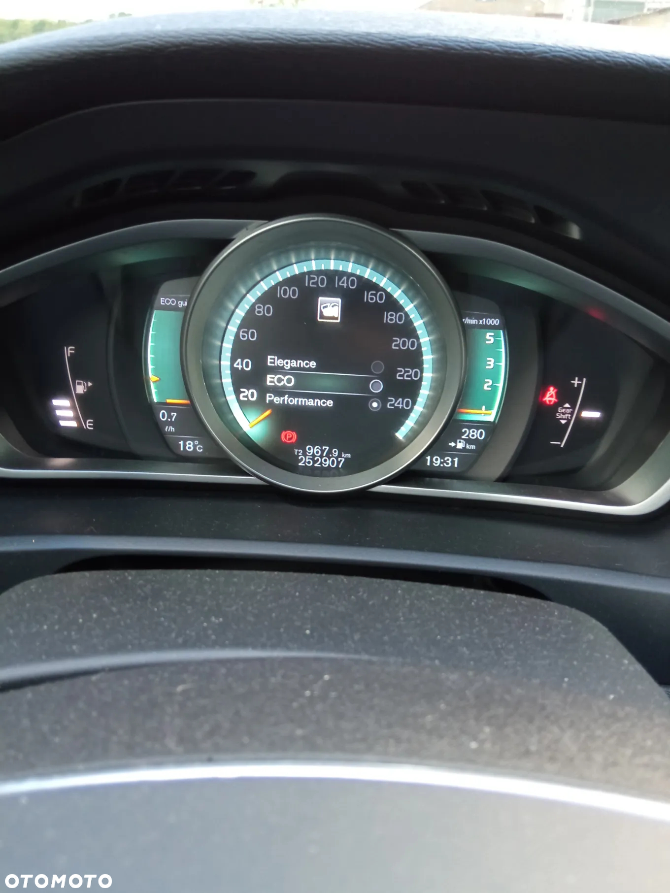 Volvo V40 D3 Drive-E R-Design Kinetic - 7