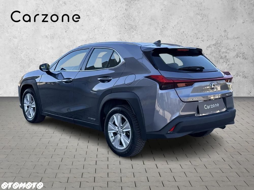 Lexus UX - 4