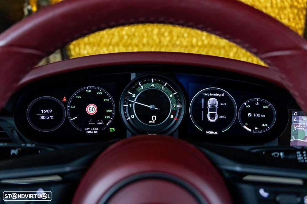 Porsche 911 (992) Targa 4S Heritage Design - 45