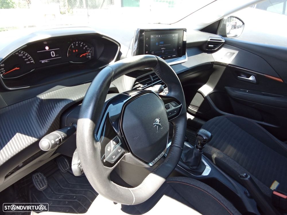 Peugeot 208 1.2 PureTech Active — fotografia 12