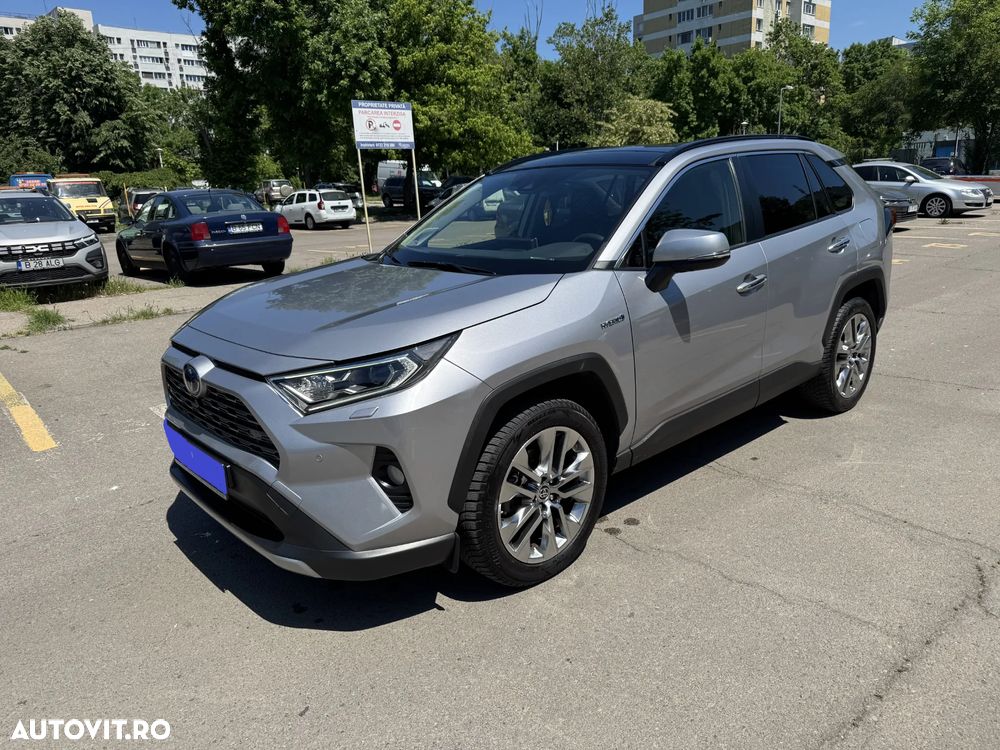 Toyota RAV4 - 8