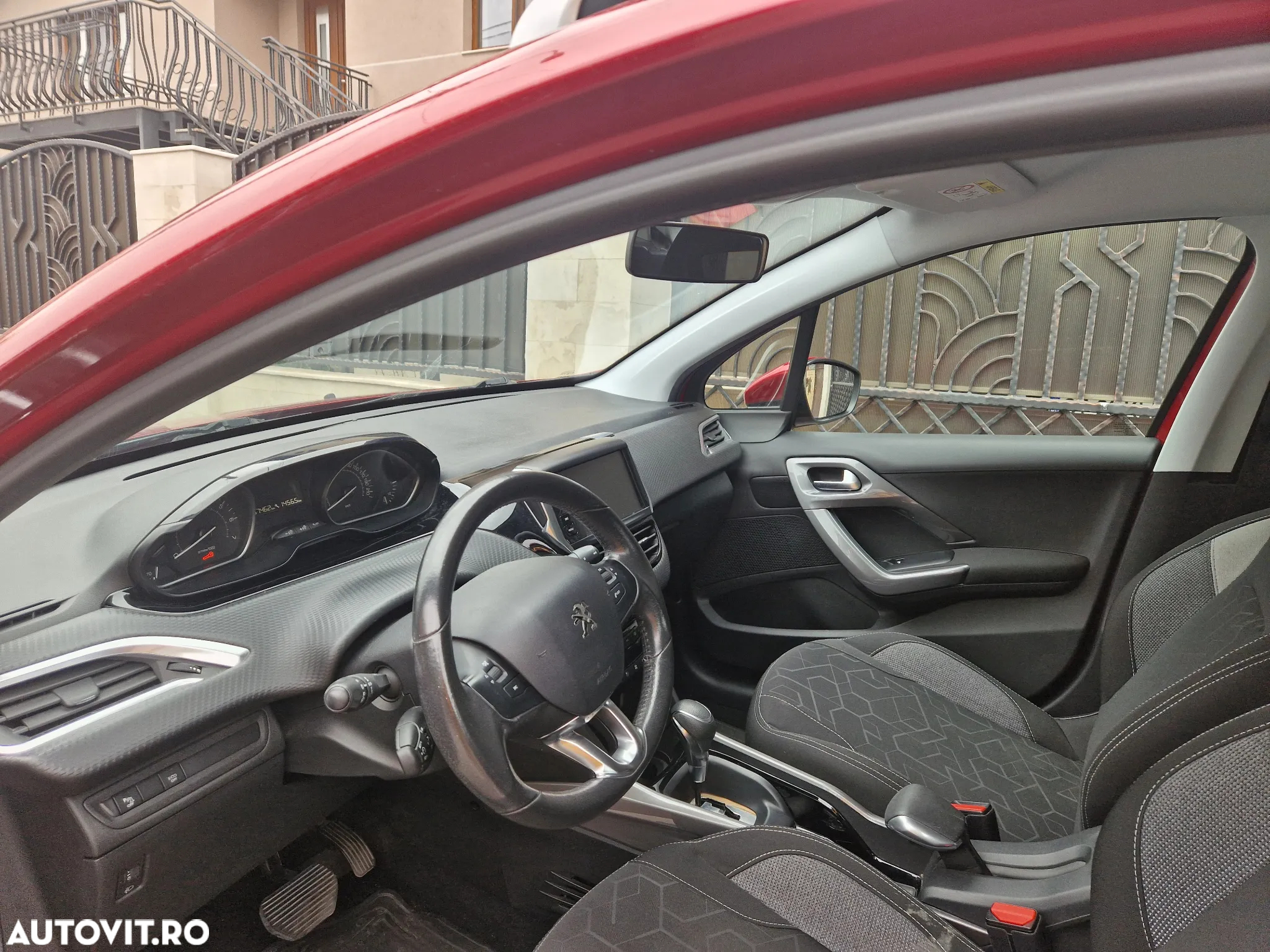 Peugeot 2008 1.2 PureTech Turbo EAT6 S&S Active - 10