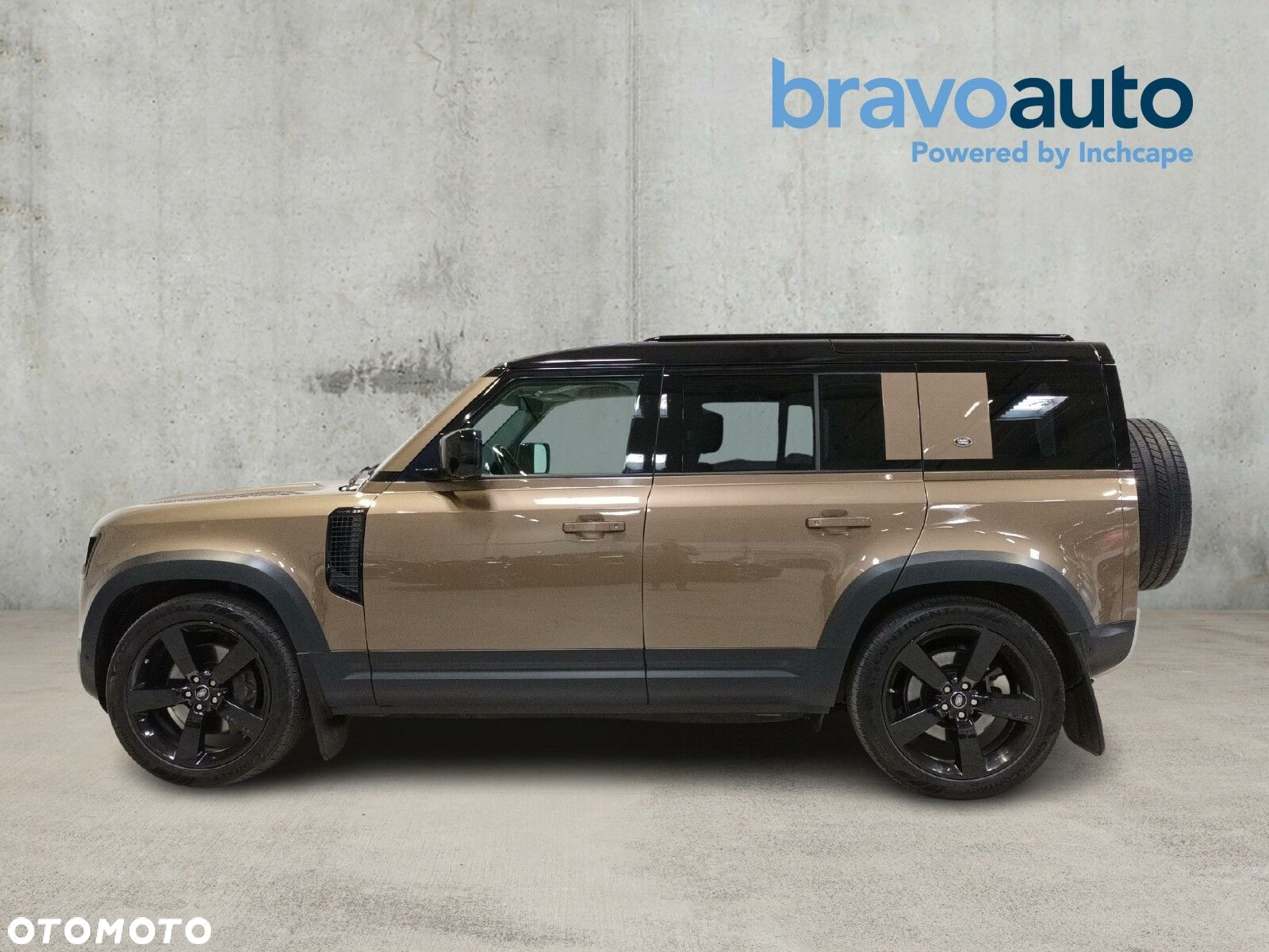 Land Rover Defender - 2