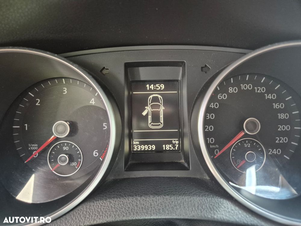 VOLKSWAGEN Golf 2012 — imagine 9