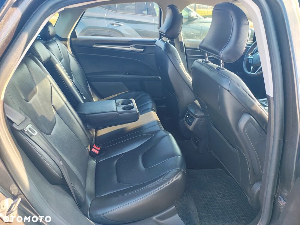 Ford Fusion - 7