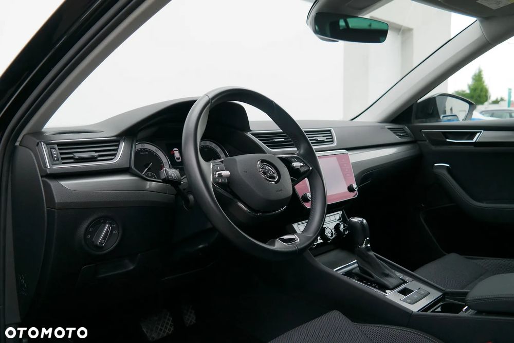 Skoda Superb 2.0 TDI SCR 4x4 Style DSG - 8
