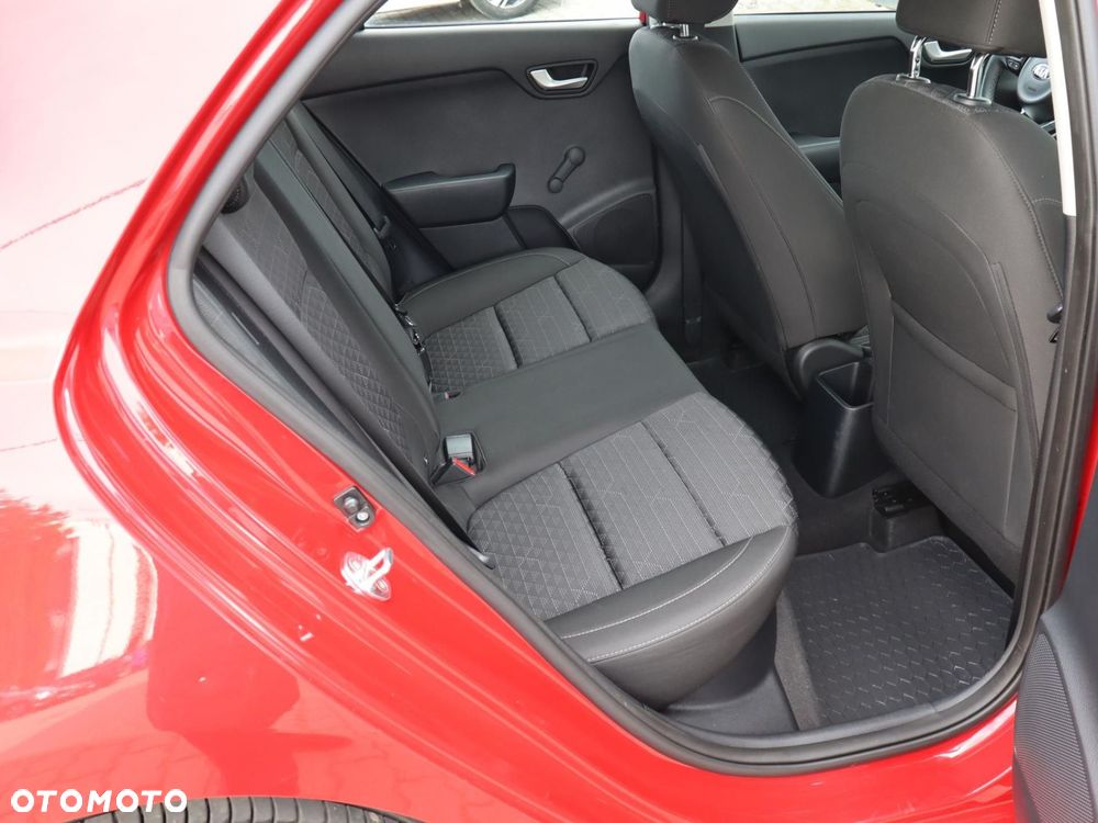 Kia Rio - 8