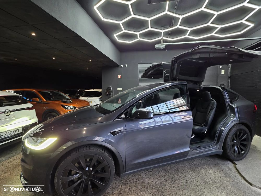 Tesla Model X Plaid AWD - 4