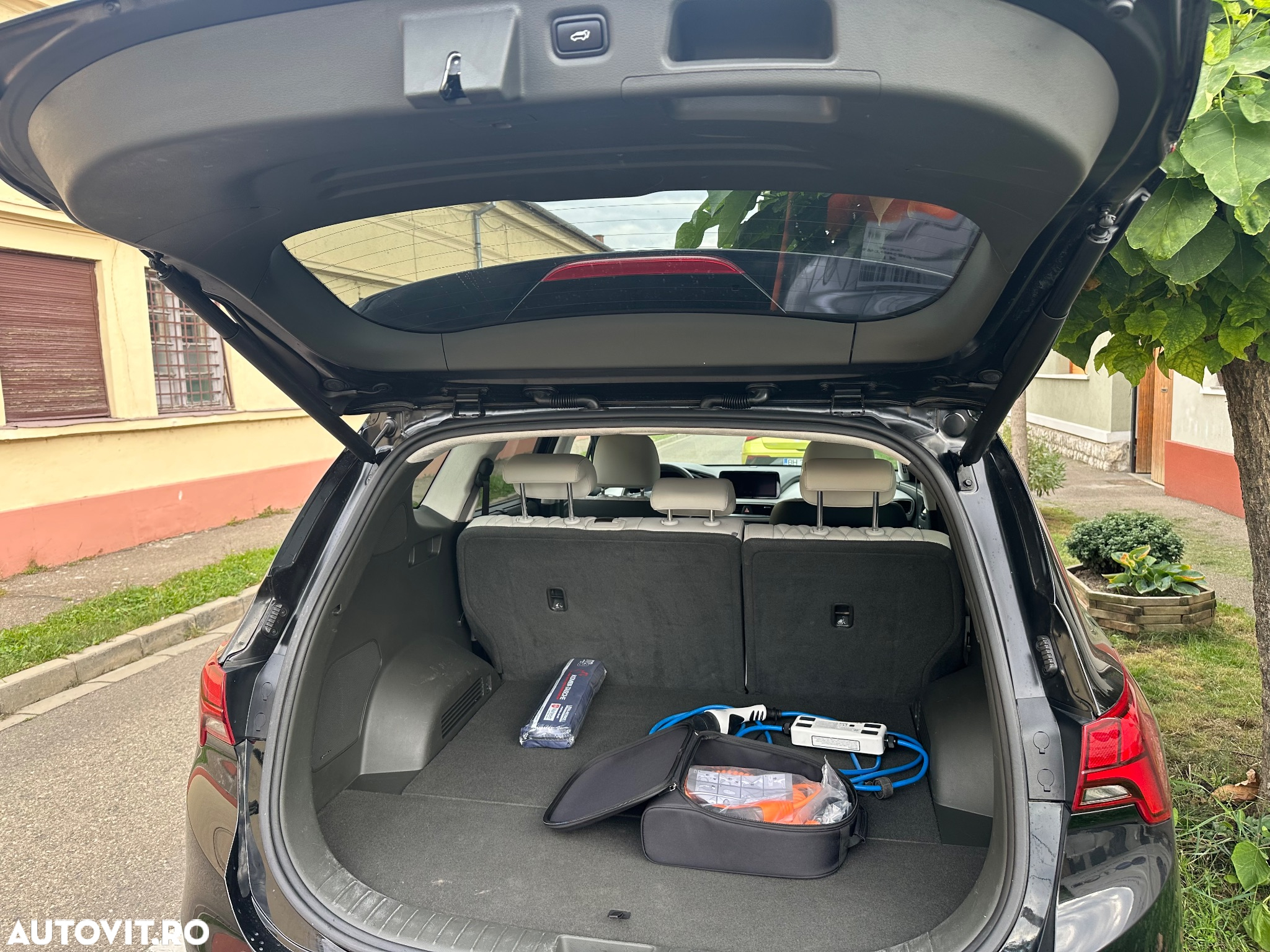 Hyundai Santa Fe 1.6 l 252 CP 4WD 6AT PHEV Luxury - 3