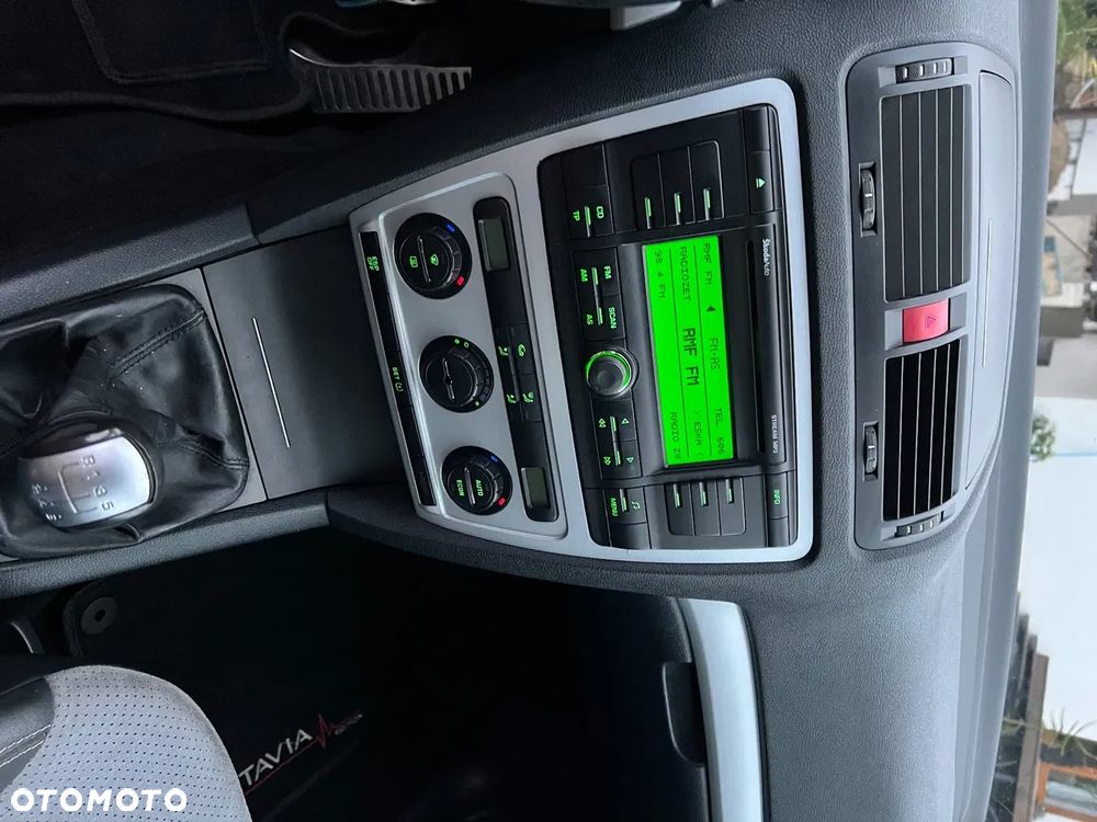 Skoda Octavia 2.0 TFSI RS - 16