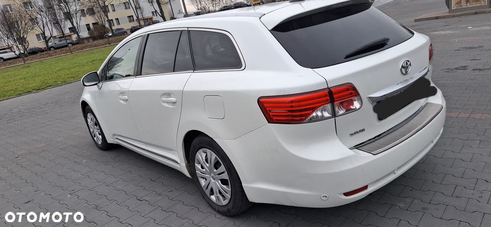 Toyota Avensis 2.0 Premium MS - 3