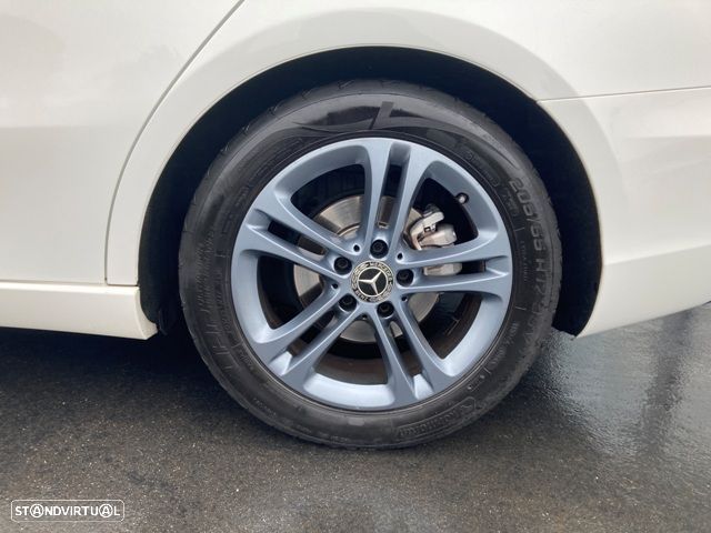 Mercedes-Benz A 180 Limousine d Progressive Aut. - 11