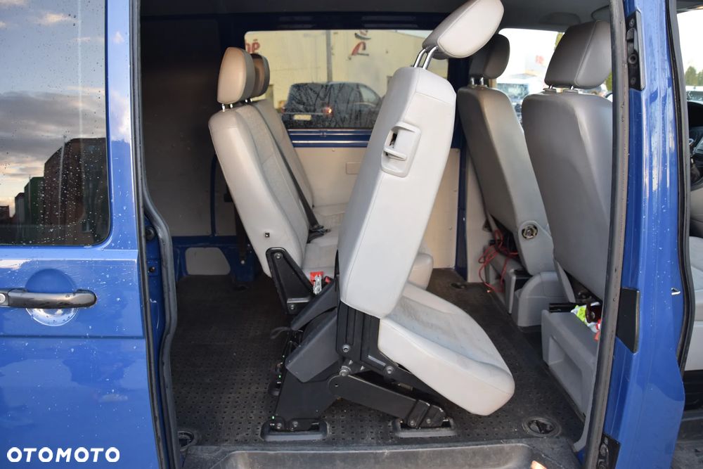 Volkswagen Transporter Caravelle Lang Comfortline - 11