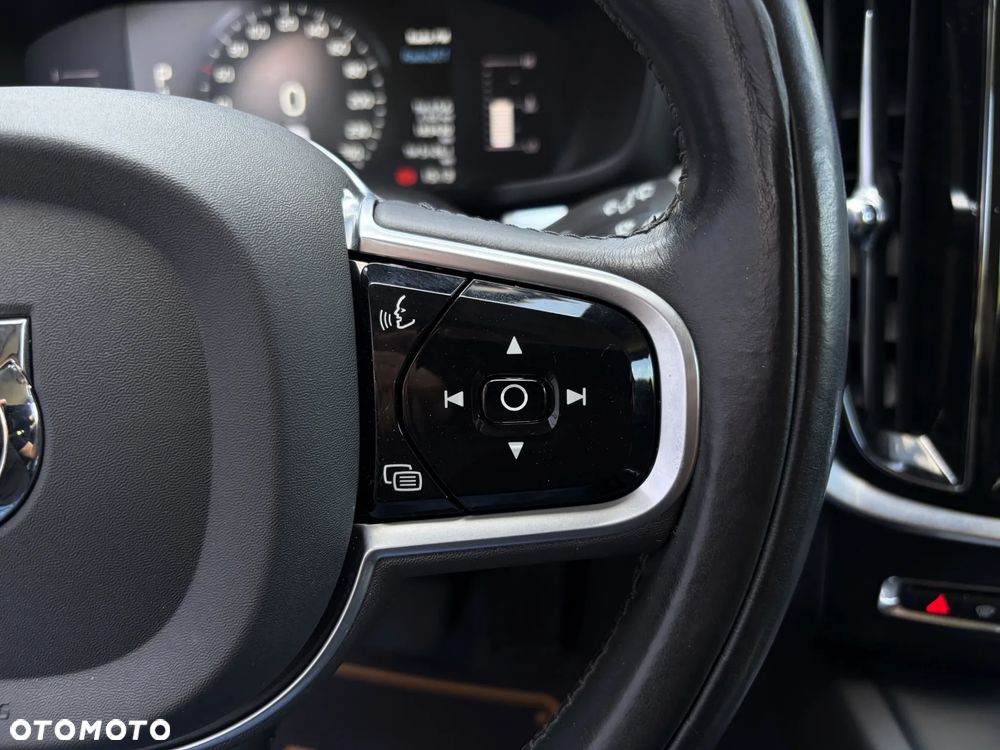 Volvo V60 D3 Geartronic Momentum Pro - 24