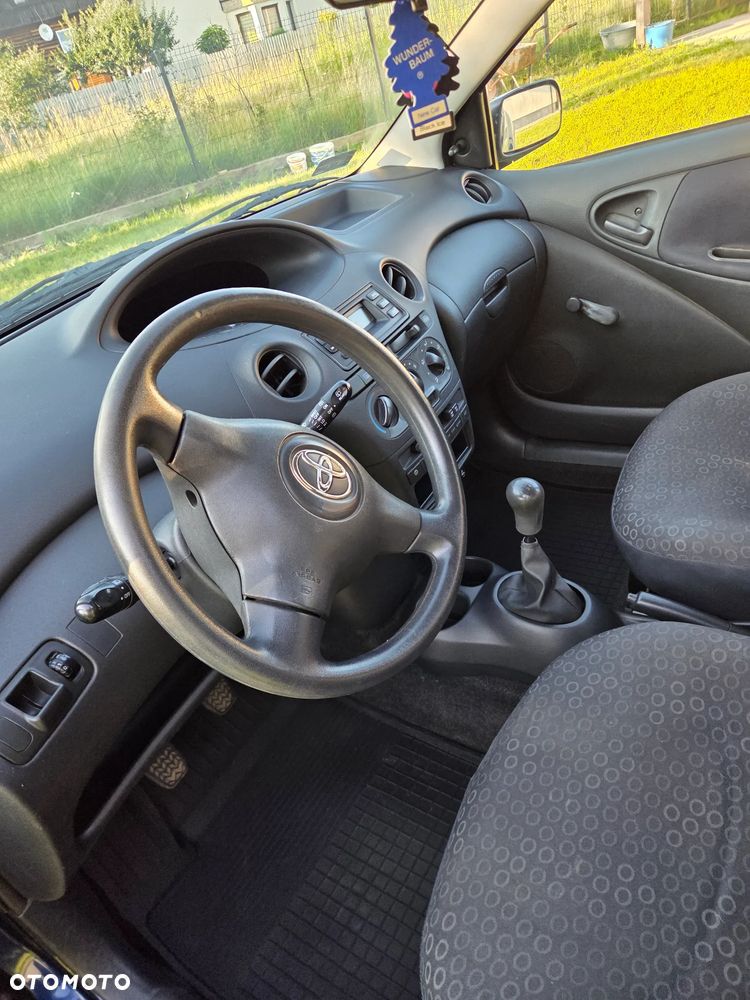 Toyota Yaris 1.0 Base - 5