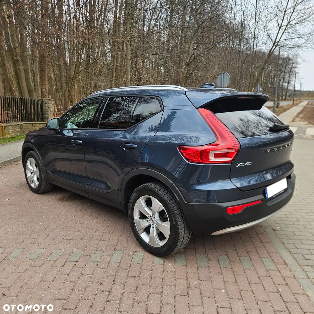 Volvo XC 40 B4 B AWD DKG Momentum Pro - 2