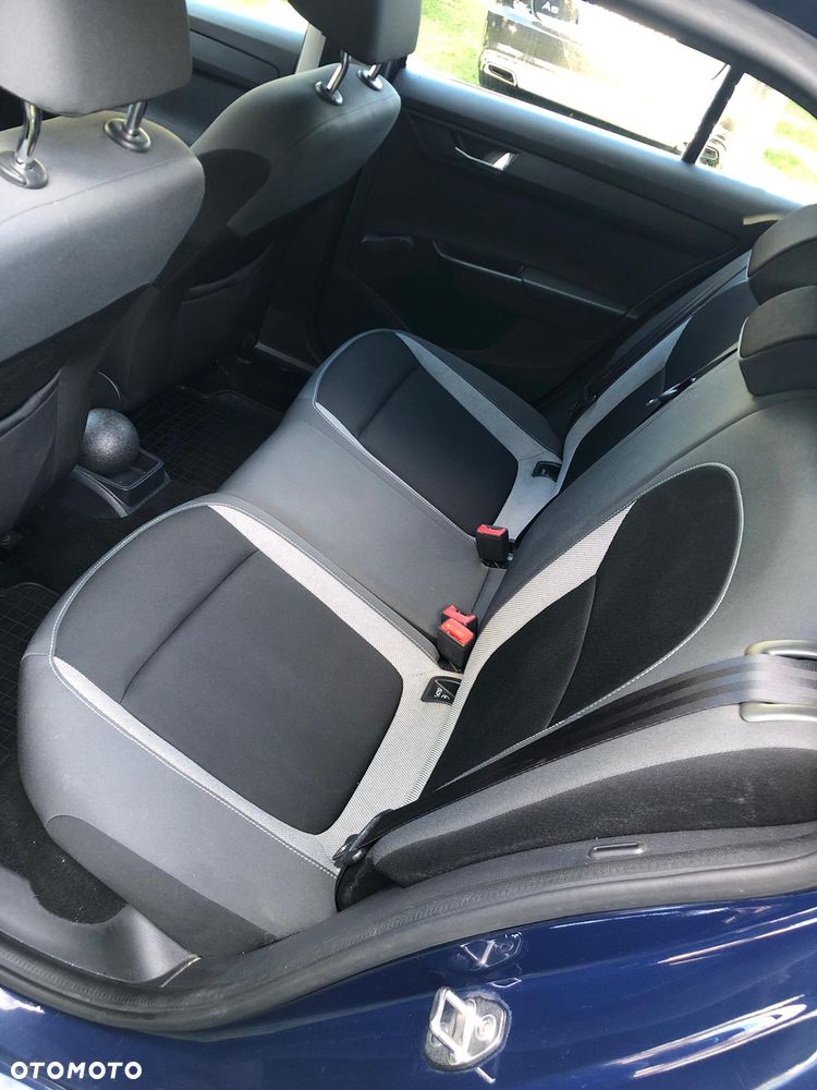 Skoda Fabia 1.2 TSI Active - 10