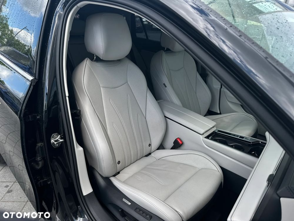 Volkswagen Passat - 14
