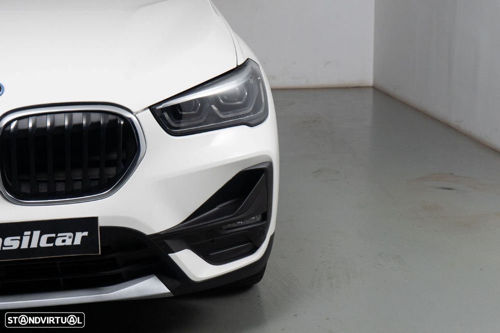 BMW X1 25 e xDrive Corporate Edition - 24