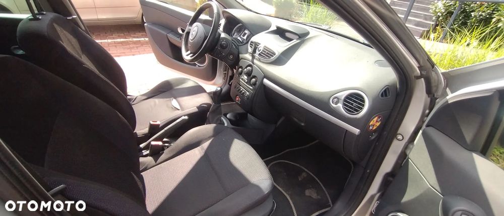 Renault Clio 1.2 16V Authentique - 7