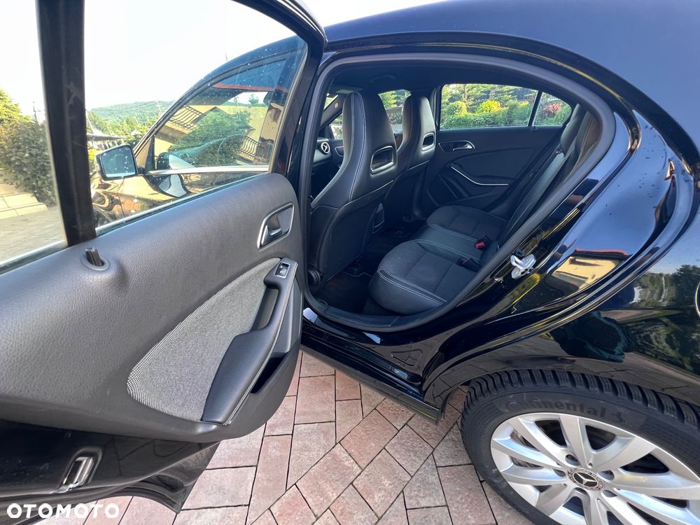 Mercedes-Benz Klasa A 180 BlueEfficiency Edition - 10