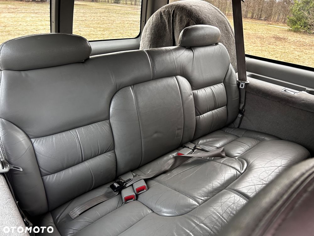 Chevrolet Suburban - 8