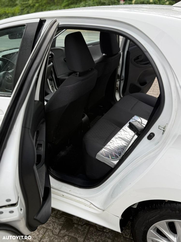 Toyota Yaris 1.5 L Active - 14