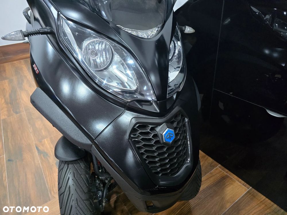 Piaggio MP-3 - 24